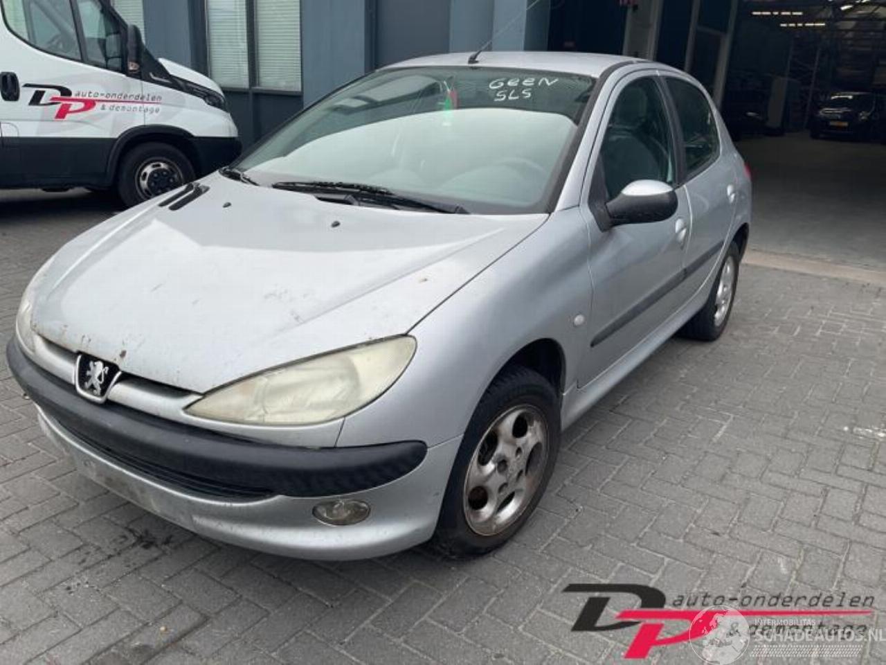 Peugeot 206 206 (2A/C/H/J/S), Hatchback, 1998 / 2012 1.4 XR,XS,XT,Gentry