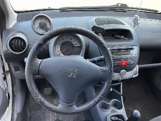 Peugeot 107 5 Deurs Airco picture 12