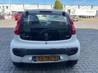 Peugeot 107 5 Deurs Airco picture 6