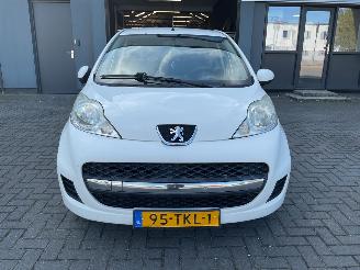 Peugeot 107 5 Deurs Airco picture 2