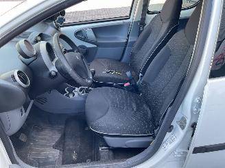 Peugeot 107 5 Deurs Airco picture 16