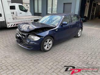 krockskadad bil auto BMW 1-serie 1 serie (E87/87N), Hatchback 5-drs, 2003 / 2012 116i 2.0 16V 2011/5