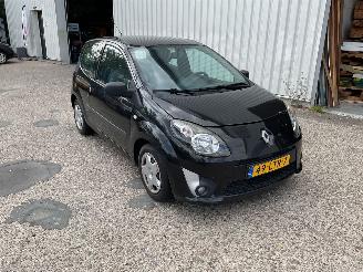 krockskadad bil auto Renault Twingo Airco 1.2 Benzine 2010/6