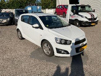 damaged passenger cars Chevrolet Aveo Diesel / Airco / Euro 5 2012/4