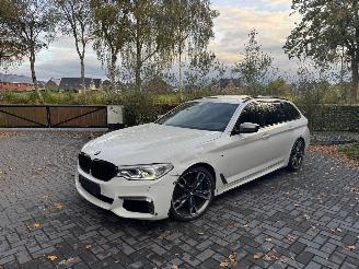 Unfallwagen BMW 5-serie M550 5 Touring M550 d xDrive Panorama Trekhaak HUD !! 2020/6