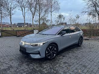 skadebil auto Volkswagen ID.7 Volkswagen ID.7 Tourer Pro 210 kW Panoramadach Trekhaak 360view HUD VOL 2024/9