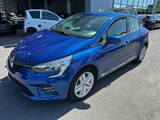 uszkodzony samochody osobowe Renault Clio HYBRYD E TECH 2022/3