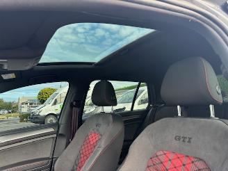 Volkswagen Golf GTI TCR picture 11