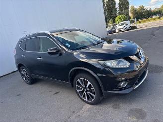 uszkodzony samochody osobowe Nissan X-Trail  2015/9
