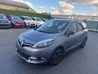 damaged passenger cars Renault Scenic GRAND SCENIC 7 SEATS 2015/6