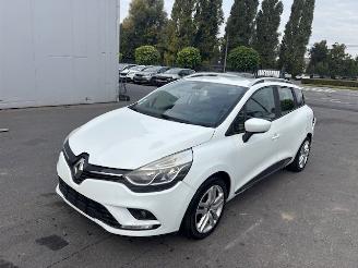 skadebil auto Renault Clio GRAND TOUR 2017/3