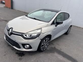 Voiture accidenté Renault Clio INITIALE AUTOMAAT 2016/5