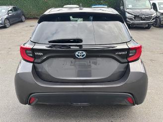 Toyota Yaris HYBRID picture 2