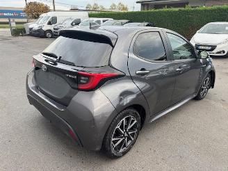 krockskadad bil auto Toyota Yaris HYBRID 2021/5