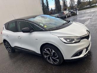 Damaged car Renault Scenic BOSE AUTOMAAT 2018/2