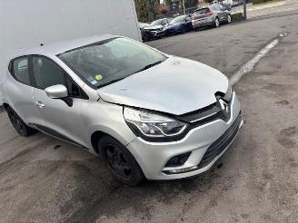 Schadeauto Renault Clio  2017/12