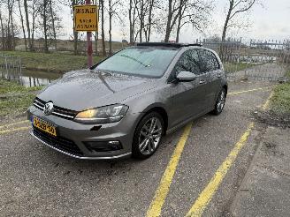 skadebil auto Volkswagen Golf 1.2 TSI Highline R 2014/1