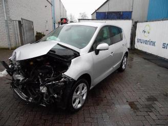 Vrakbiler auto Renault Scenic Scenic III (JZ), MPV, 2009 / 2016 1.5 dCi 110 2010/9