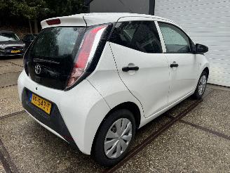 Toyota Aygo 1.0 X-now Airco NAP! Lichte schade picture 11