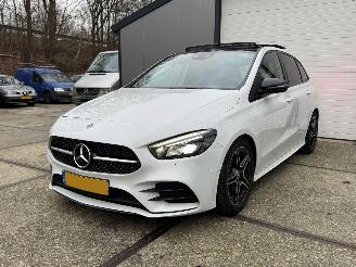 krockskadad bil auto Mercedes B-klasse 180 AMG Panoramadak Origineel NL 2019/1