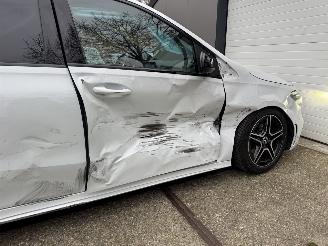 Mercedes B-klasse 180 AMG Panoramadak Origineel NL picture 12