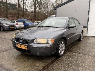 Avarii autoturisme Volvo S-60 2.0T MOMENTUM AUTOMAAT! RIJDBAAR 2005/1