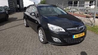 Auto incidentate Opel Astra SPORTS TOURER 1.4 Turbo innovation Sports 2012/1