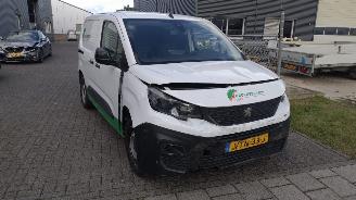 skadebil bedrijf Peugeot Partner 1.5 blue hdi 130 automaat! eat8 100.000 km! 2023/1