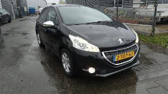 Unfallwagen Peugeot 208 1.2 vti allure luxe auto gebruikers schade 2014/1