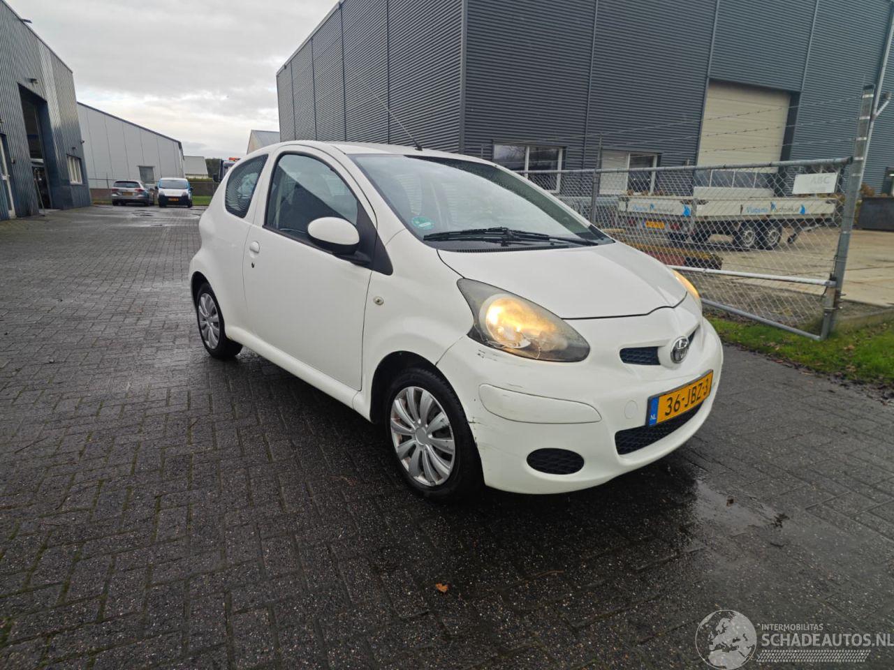Toyota Aygo 1.0 Comfort Weinig schade