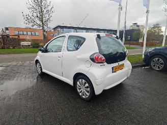 Toyota Aygo 1.0 Comfort Weinig schade picture 3