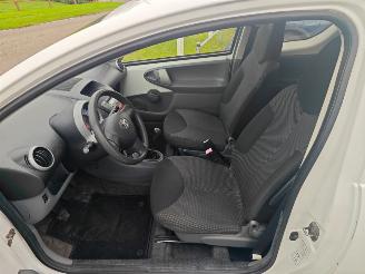 Toyota Aygo 1.0 Comfort Weinig schade picture 14