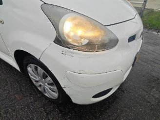 Toyota Aygo 1.0 Comfort Weinig schade picture 6