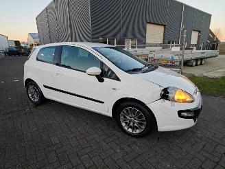 skadebil auto Fiat Punto Evo 1.3 m-jet dynamic 2011/1