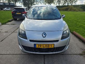 Renault Grand-scenic  picture 1