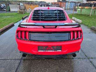 krockskadad bil auto Ford USA Mustang  2021/4