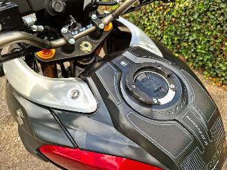 Suzuki DL 1000 V-storm ABS picture 3