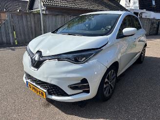 Renault Zoé R135 Zen 52 kWh 400KM RANGE INCL BATTERY picture 4