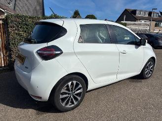 Renault Zoé R135 Zen 52 kWh 400KM RANGE INCL BATTERY picture 5