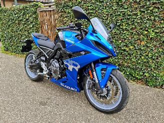 krockskadad bil motor Suzuki  GSX 8R 2024/4