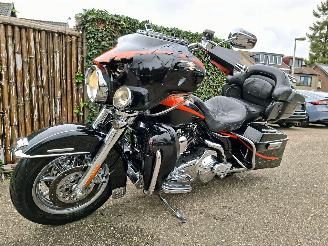 Harley-Davidson  110 FLHTCUSE 2 CVO 5HD Screamin Eagle picture 13