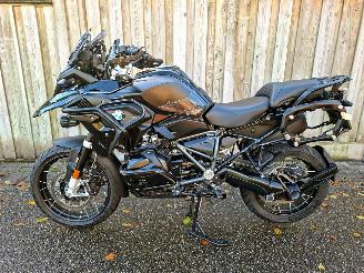 skadebil motor BMW R 1250 GS TRIPLE BLACK DYNAMIC PRO (2022) 2022/10