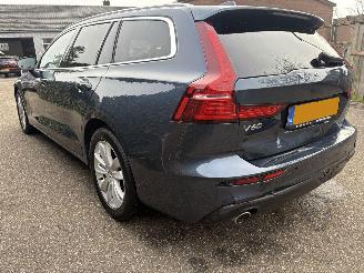 Volvo V-60 2.0 B4 Momentum Business AUTOMAAT MET ELEKTRICITEIT-MOTOR picture 8