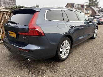 Volvo V-60 2.0 B4 Momentum Business AUTOMAAT MET ELEKTRICITEIT-MOTOR picture 7