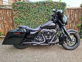 Vaurioauto  motor cycles Harley-Davidson  FLHX Street Glide Full Black 2009/2