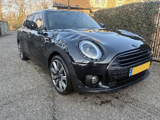 Voiture accidenté Mini Clubman 1.5 TSI AUTOMAAT -LEER- PANORAMA 140 PK 2023/10