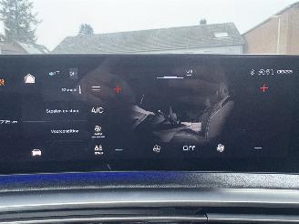 Peugeot e-3008 E-GT Avantage 210 73 kWh picture 24