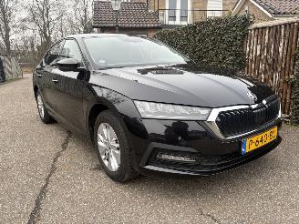 Vaurioauto  passenger cars Skoda Octavia 1.0 TSI SPORT 110 PK NAP NIEUWSTAAT 2022/11