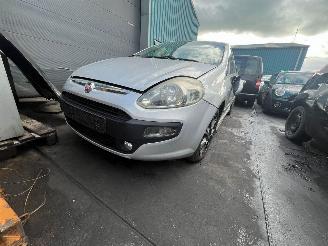 Coche accidentado Fiat Punto Evo 1.3 JTD Multijet 85 16V Euro 5 Hatchback  Diesel 1.248cc 63kW (86pk) FWD 2010-04/2011-10 (199AXY; 199BXY) 199B4000 2011/2