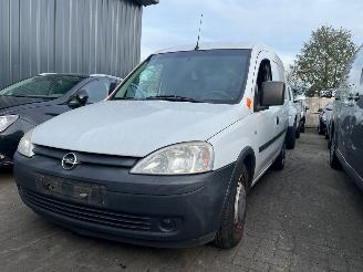 damaged passenger cars Opel Combo 1.3 CDTI 16V Bestel  Diesel 1.248cc 55kW (75pk) FWD 2005-10/2012-02  Z13DTJ; EURO4 2011/4